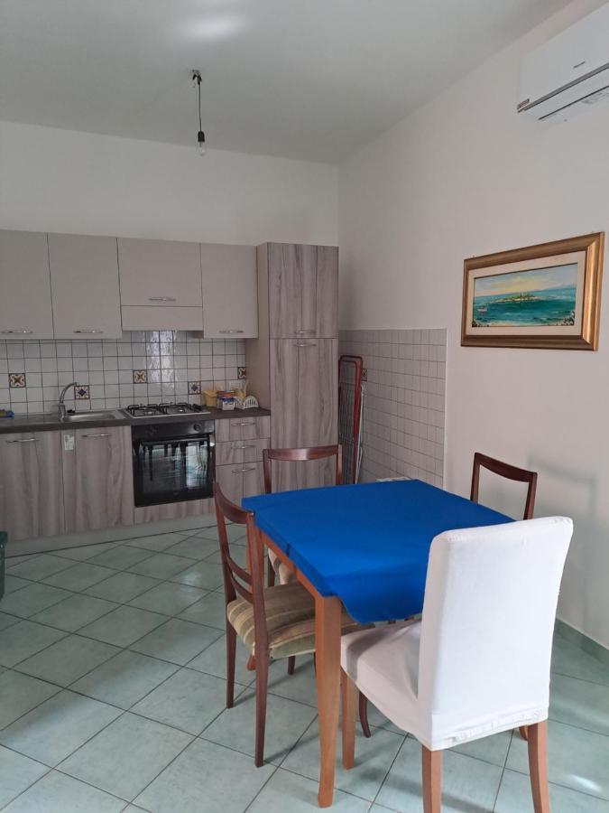 Апартаменты La Casa Di Checco Санта-Мария-ди-Кастеллабате Экстерьер фото
